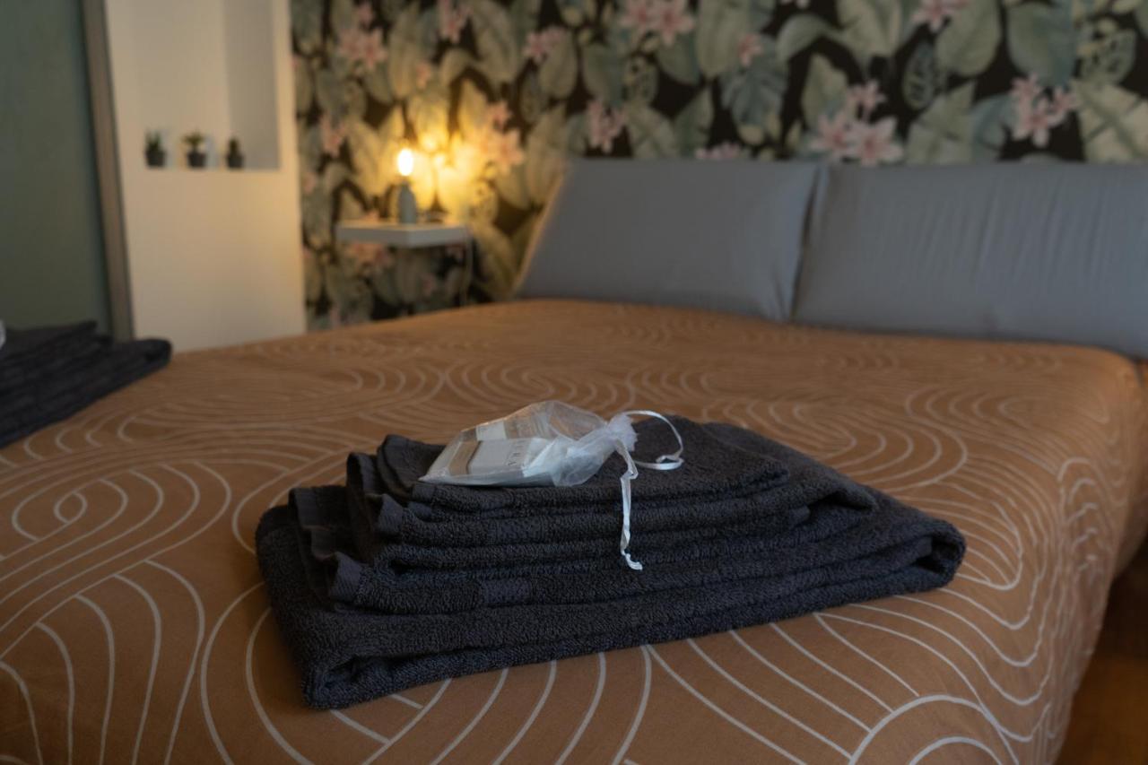 Centro Storico-Dimora Con Terrazza- Wi-Fi E Ac Apartamento Asti Exterior foto